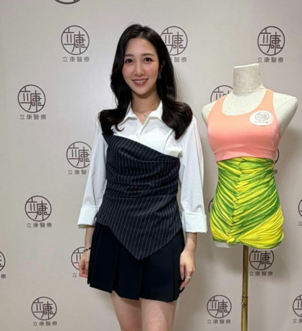 嘉正网  港姐小花与视后老公演大尺度戏！称不担心被老公看到：他还给我提意见